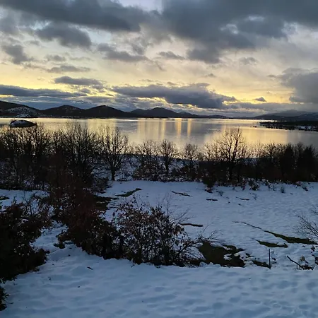 Traditional Wooden Lejlighed