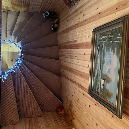 Traditional Wooden Lejlighed *