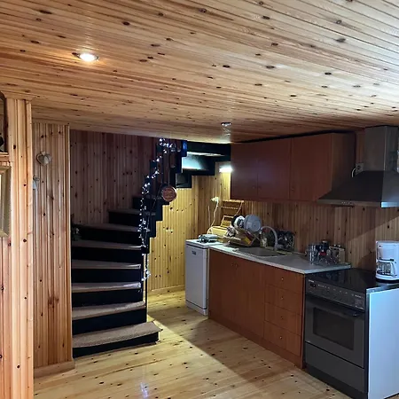 Traditional Wooden Lägenhet